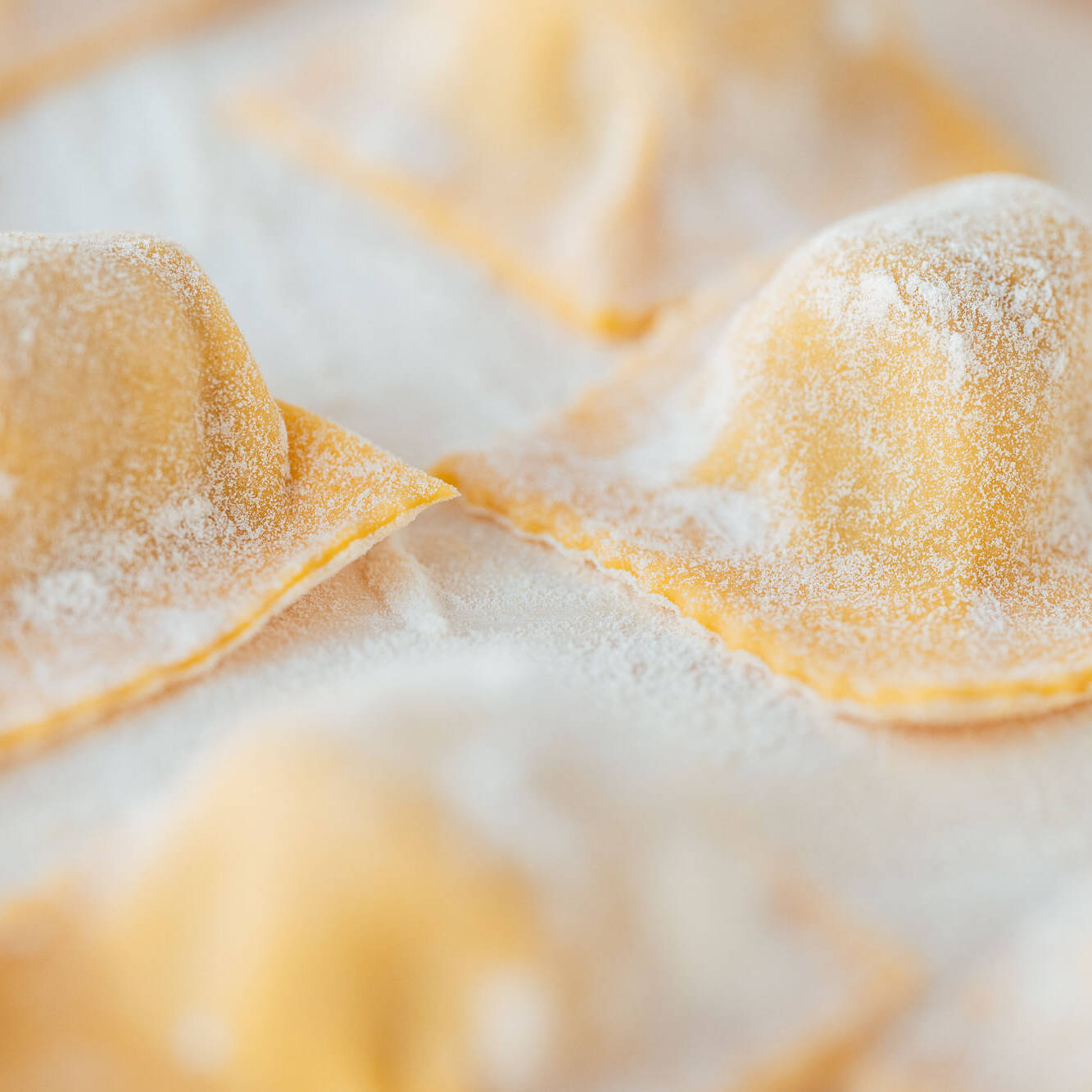 tortelli di zucca appena fatti ancora da cuocere