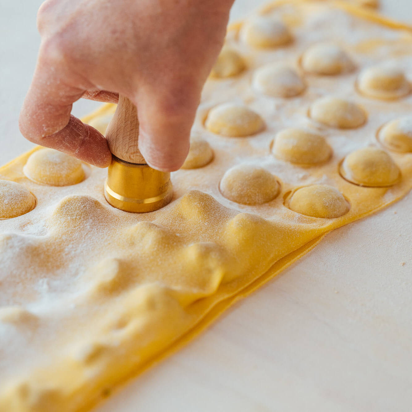 anolini, pasta fresca ripiena, piccola e rotonda
